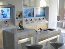 Pohled do zna�kov� prodejny firmy v �en-�enu. 