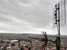 Na okraji plo�iny jsou tak� tyto "klasick�" ant�ny. Na kluzk�m povrchu se k...