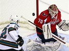 Washingtonsk� g�lman Braden Holtby, kter� tentokr�t dostal p�ednost p�ed