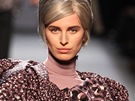 �esk� topmodelka Karol�na Kurkov� na p�ehl�dce zimn� kolekce Jean Paul Gaultier...