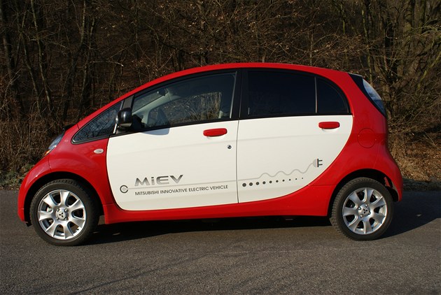 Mitsubishi i-MiEV: N�zev auta Miev je anglickou zkratkou pro " Mitsubishi