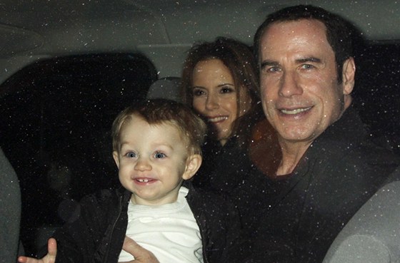 John Travolta se svým vytouženým nejmladším potomkem Benjaminem. Rodinu známého John Travolta se svým vytouženým nejmladším potomkem Benjaminem. Rodinu známého