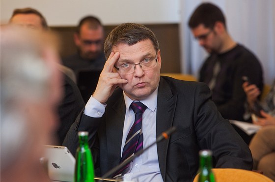 Lubomír Zaorálek (ČSSD) během zasedání bezpečnostního výboru Sněmovny. (21. Lubomír Zaorálek (ČSSD) během zasedání bezpečnostního výboru Sněmovny. (21.