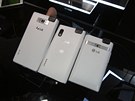 Modelky od LG se představují poprvé živě na veletrhu Mobile World Congress v...