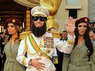 Zn�m� komik Sacha Baron Cohen nezklamal a na p�ed�v�n� Oscar� p�i�el p�evle�en�