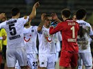 POVEDLO SE. Fotbalist� Hannoveru se raduj� z postupu do dal��ho kola play-off