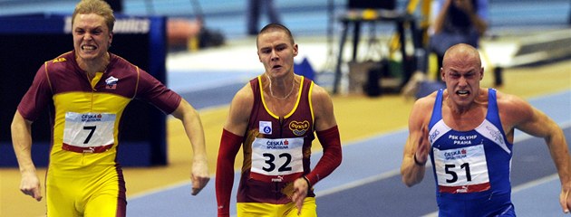 Pavel Maslák (uprostřed)