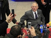 N�meck� ministr financ� Wolfgang Sch�uble zva�uje kandidaturu v euroskupin�.