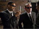 Tommy Lee Jones a Will Smith ve filmu Muži v černém III Tommy Lee Jones a Will Smith ve filmu Muži v černém III