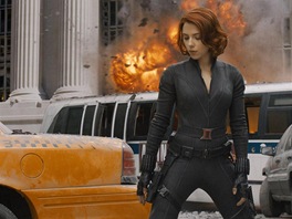 Scarlett Johanssonov� hraje agentku organizace S.H.I.E.L.D. Nata�a Romanoffov�...