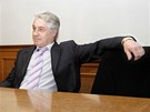 Josef Rycht�� b�hem jedn�n� rozvodov�ho soudu. (19. b�ezna 2012)