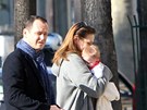 Carla Bruniov�-Sarkozyov� a jej� dcera Giulia (12. b�ezna 2012)