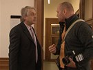 Josef Rycht�� u rozvodov�ho soudu napadl fotografa iDNES.cz (19. b�ezna 2012).