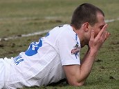 ACH JO. Ostravský stoper Benjamin Vomáčka si zoufá po zahozené šanci. ACH JO. Ostravský stoper Benjamin Vomáčka si zoufá po zahozené šanci.