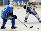 Momentka z duelu Plze� (modr�) - Kometa Brno.