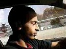 Mohammed Merah na rok a p�l star�ch z�b�rech, na kter�ch ��d� v BMW.  