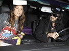 Nikolett Barabasov� a Russell Brand, kter� si nechal odstranit tetov�n� pro