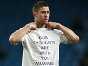 ...i Gary Cahill z Chelsea. V�ichnivzkazuj�, �e p�ej� fotbalistovi brzk�...