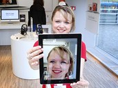 V pátek dopoledne Apple zahájil prodej nového iPadu v �esku. Snímek je z