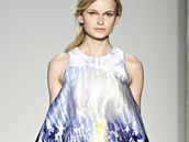 �sp�n� finalistka Elite Model Look Karo Mrozkov� p�edv�d� model Gabriele...