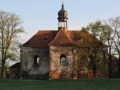 Z�ícenina kostela sv. Barbory u V�ekar
