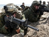Cvičení u Pohangu v Jižní Koreji se účastní přes 15 tisíc vojáků.