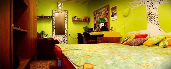 Studentky 2. lékařské fakulty UK z kolejí Kajetánka v Praze-Břevnově se barev... Studentky 2. lékařské fakulty UK z kolejí Kajetánka v Praze-Břevnově se barev...
