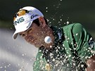 R�NA Z P�SKU. Louis Oosthuizen p�i fin�lov�m kole Masters.