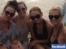 Dara Rolins a jej� kamar�dky na Bali 