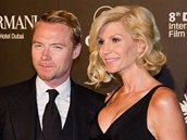 Ronan Keating a jeho man�elka Yvonne