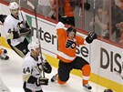 P�KN� JSEM TO TREFIL! Danny Briere z Philadelphie slav� svou trefu v utk�n�