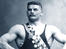 Český Herkules, Bivoj či Železný Gustav: média dávala zápasníku Gustavu Český Herkules, Bivoj či Železný Gustav: média dávala zápasníku Gustavu