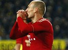 Arjen Robben z Bayernu zpytuje sv�dom� pot�, co v Dortmundu neprom�nil penaltu.