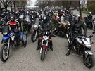 Olomou�t� motork��i v sobotu zah�jili sezonu srazem v Legion��sk� ulici a...