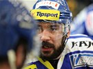 CO NA �N VYMYSL�ME? Jozef Kov��ik z Komety Brno b�hem fin�lov�ho duelu s
