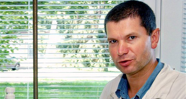 Profesor Karel Bezouška