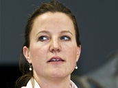 Vicepremiérka Karolína Peake ohla�uje sv�j odchod z V�cí ve�ejných a jejich