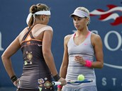 DEBLISTKY. Lucia Hradeck� a Andrea Hlav��kov� vyhr�ly letos u� dva turnaje WTA.