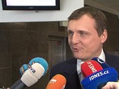 Vrchn� soud rozhodl, �e se V�t B�rta za "slavn�ho kmotra" na adresu Petra Bendy nemus� omluvit.