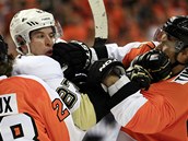 P�STI V AKCI. T�et� duel mezi Philadelphi� a Pittsburghem nep�inesl jen dvan�ct...