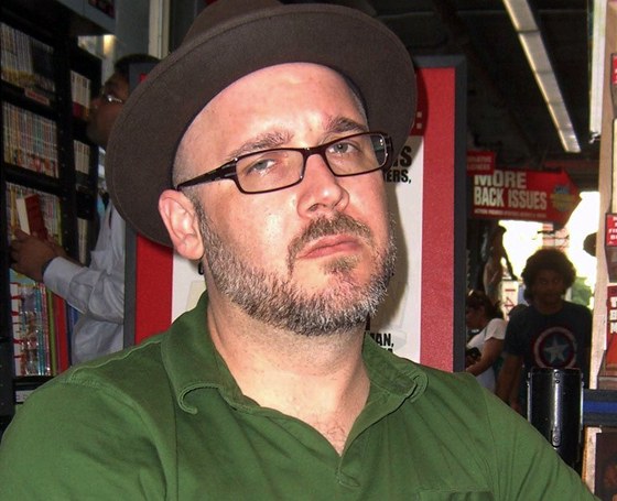 Komiksový scenárista Ed Brubaker Komiksový scenárista Ed Brubaker