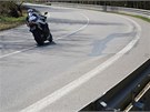 Silniční svodidla s ochranou proti podjetí motocyklistů