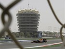ZA PLOTEM. Jako ztracen� vypad� Sebastian Vettel ve sv�m monopostu na