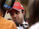 N�CO SE POKAZILO. Brazilsk� pilot Felipe Massa odpov�d� novin���m po