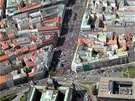 Letecký záb�r na odborá�skou demonstraci Stop vlád� v centru Prahy (21. dubna...