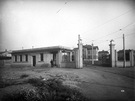 Vjezd s vr�tnic�, j�delnou, oh��v�rnou a z�chody v roce 1926