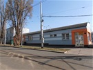 Vr�tnice a provozn� budova. Pohled z ulice. (Sou�asn� stav).