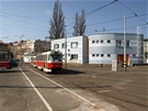 Dv�r vozovny s provozn� budovou z roku 1999. (Sou�asn� stav.)