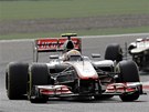 PROPADL SE. V tuto chv�li jel Lewis Hamilton p�ed Romanem Grosjeanem, nakonec