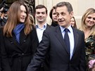 Nicolas Sarkozy a jeho man�elka Carla b�hem prvn�ho kola prezidentsk�ch voleb...